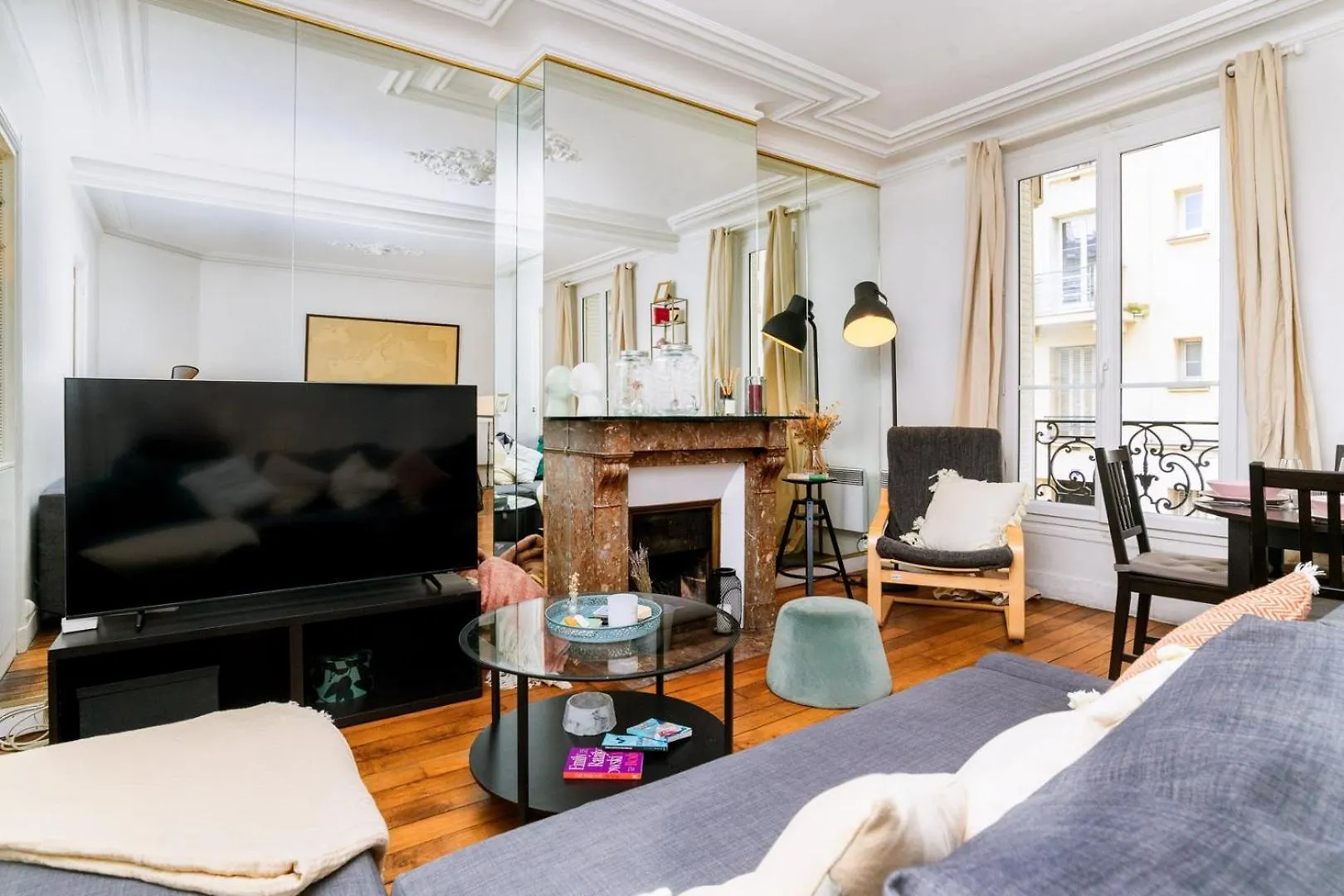 Bright 2br - Butte Montmartre | By Airnest Paris