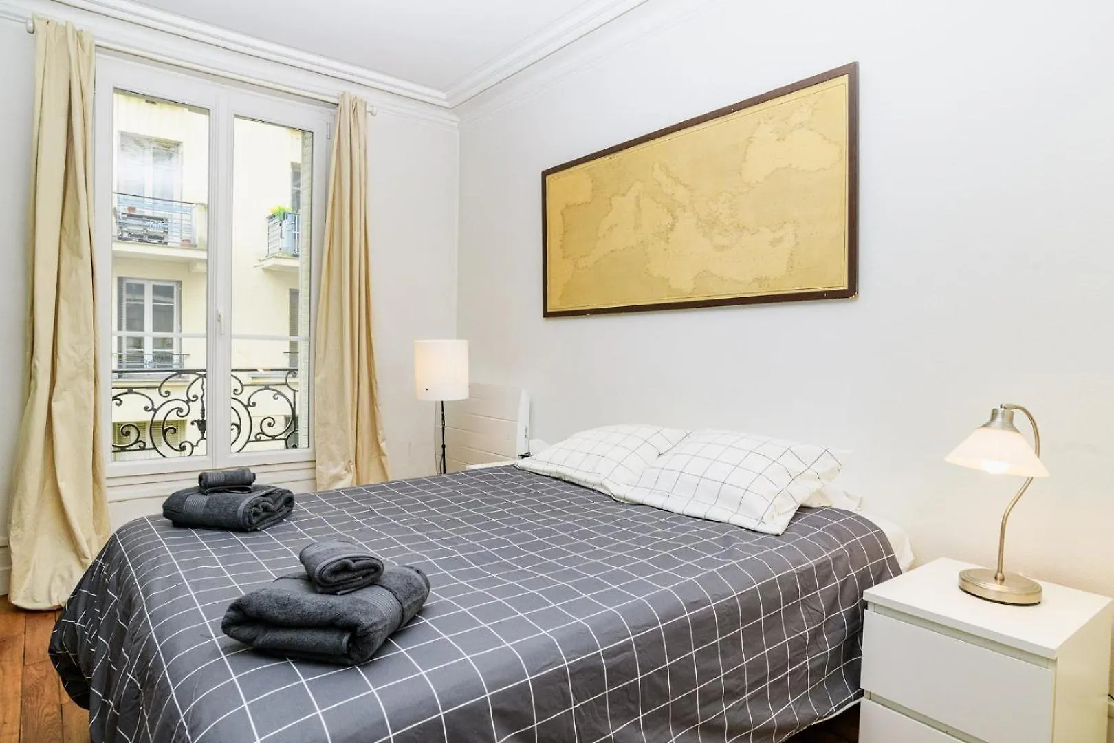 Bright 2br - Butte Montmartre | By Airnest アパート パリ